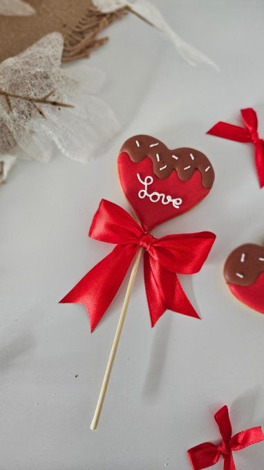 Sucette cœur Love – Biscuit décoré Saint-Valentin