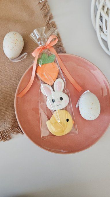 Trio de biscuits de pâques -carotte, lapin rose, poussin