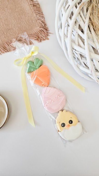 Trio de biscuits de pâques- poussin coquille, œuf rose, carotte