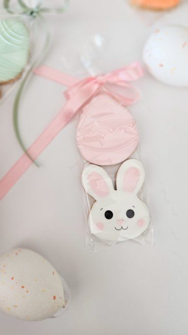 Duo de biscuits de pâques - oeuf et lapin rose