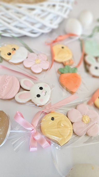 Duo de biscuits de pâques - oeuf et lapin rose