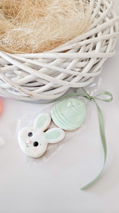 Duo de biscuits de pâques -oeuf et lapin sauge