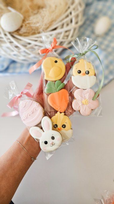 Duo de biscuits de pâques -fleurs et poussin coquille 