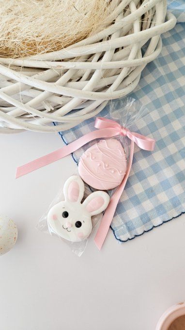 Duo de biscuits de pâques - oeuf et lapin rose