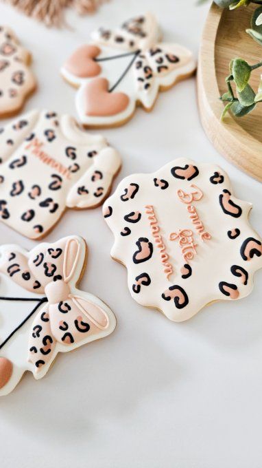 Biscuit médaillon panthère “Bonne fête maman” – Fête des Mères - ollection Panthère