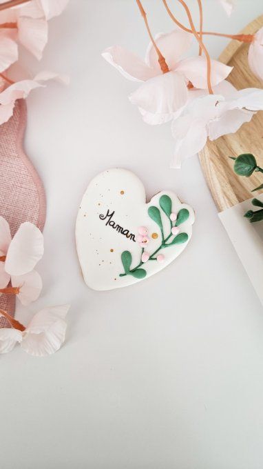 Biscuit cœur fleuri et doré “Maman” – Fête des Mères  -Collection Florale - Copie