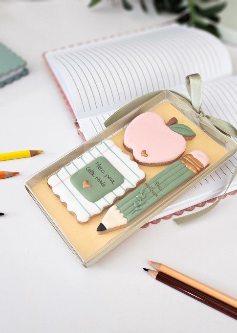 Trio de Sablés décorés personnalisés Maître, Maîtresse ou ATSEM – Coffret Merci pour cette année