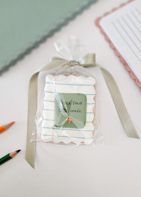 Sablé décoré Feuille d'écolier – Cadeau enseignant fin d'année