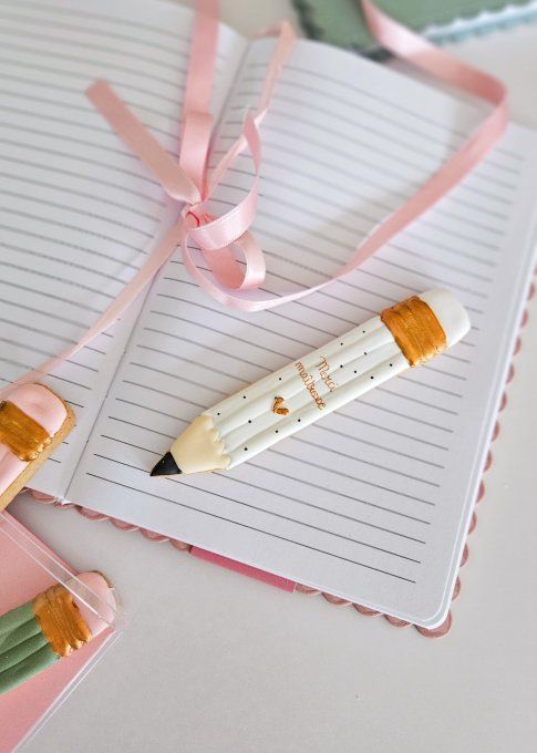 Coffret de 3 crayons en sablés décorés personnalisé – Cadeau maîtresse, maître ou ATSEM 