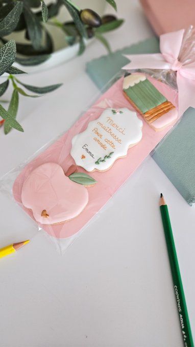 Trio de sablés décorés personnalisé – Cadeau maîtresse, maître ou ATSEM